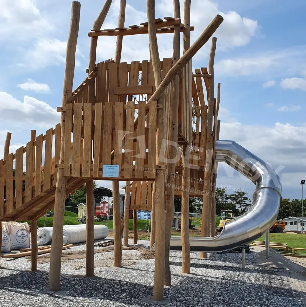 Scivoli a tubo - Integrati nel verde