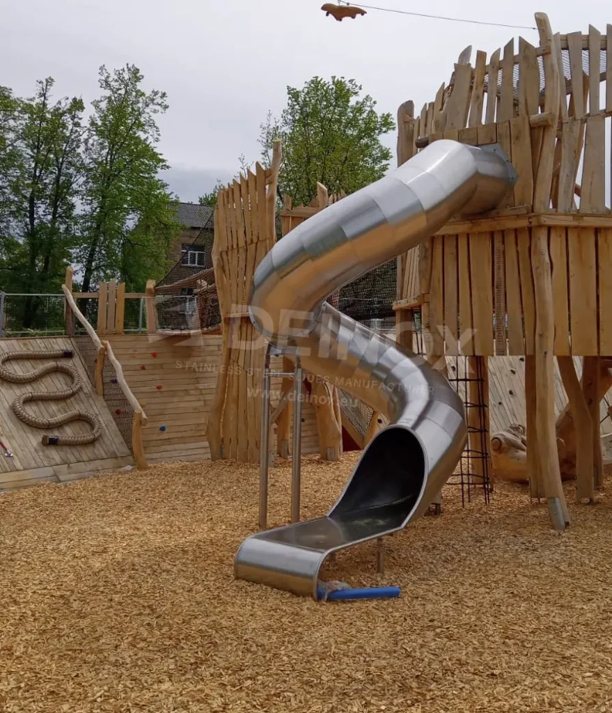 Scivoli a tubo - Possibilità di collegamento con altri elementi del parco giochi