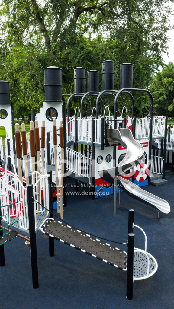 Zjeżdżalnie rynnowe - spiralne i kręte na placu zabaw