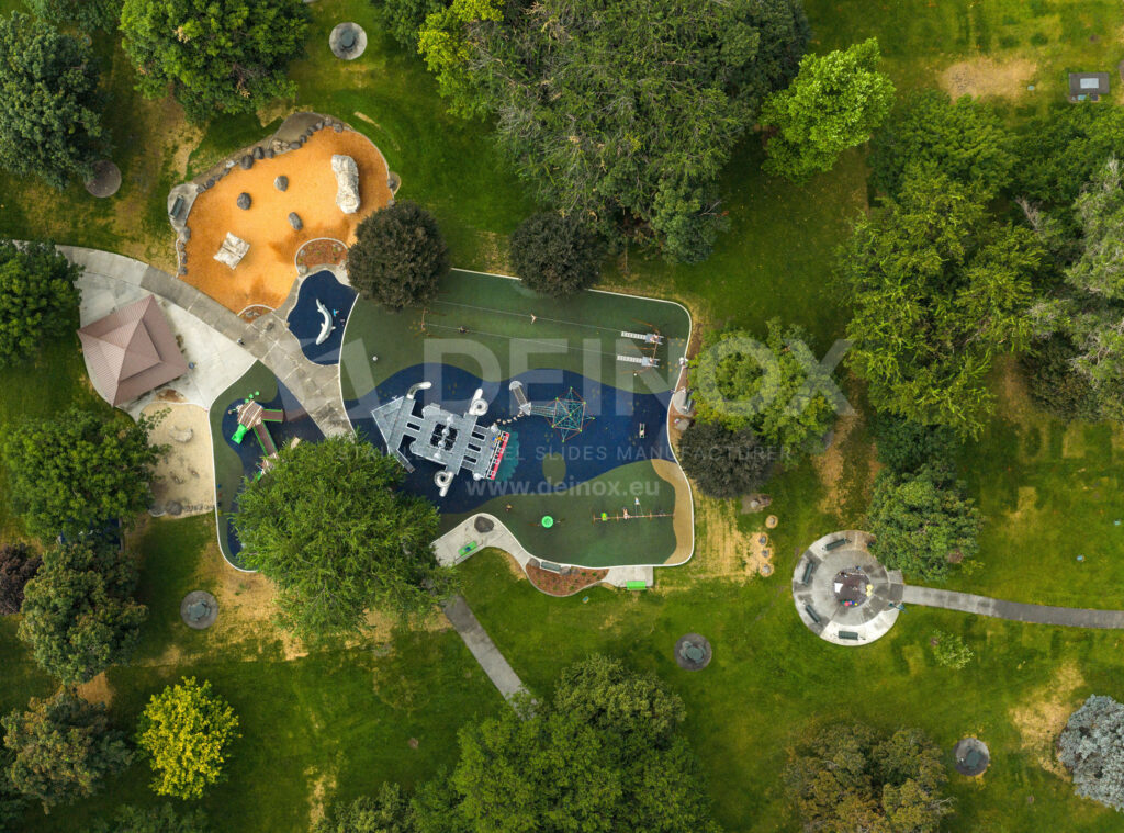 Zjeżdżalnie rynnowe - spiralne i kręte na placu zabaw