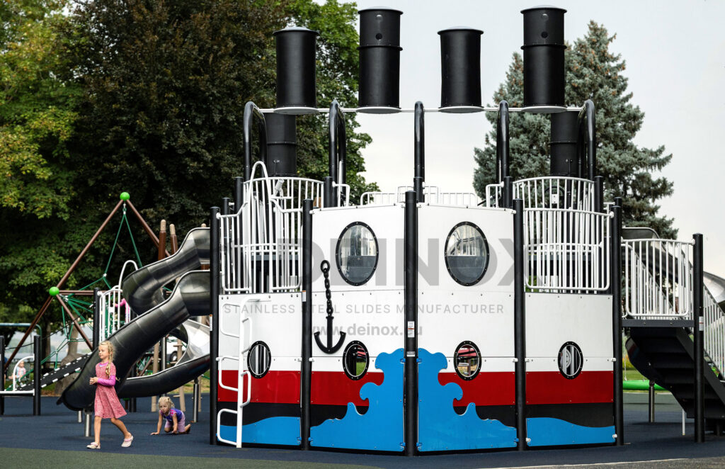 Zjeżdżalnie rynnowe - spiralne i kręte na placu zabaw