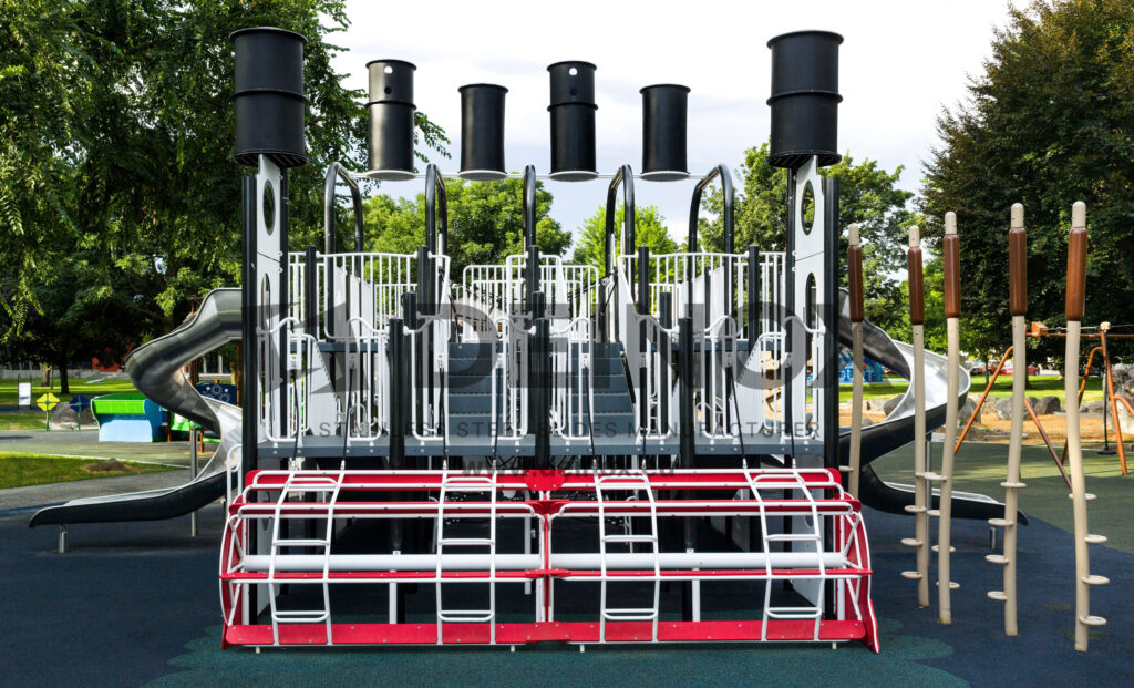 Zjeżdżalnie rynnowe - spiralne i kręte na placu zabaw
