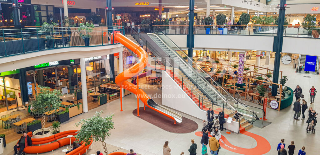 Zjeżdżalnia tunelowa, spiralna, łączona do wieży