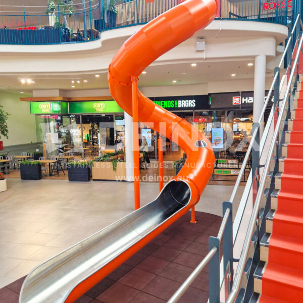 Zjeżdżalnia tunelowa, spiralna, łączona do wieży