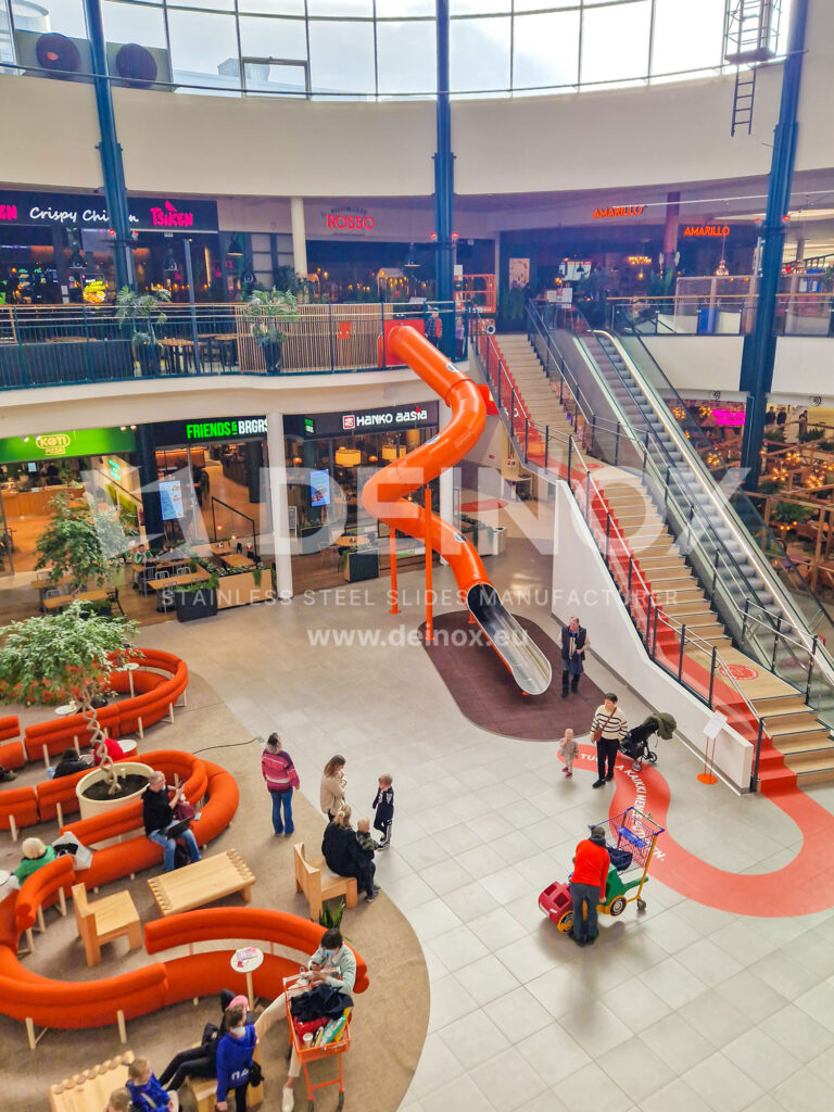 Zjeżdżalnia tunelowa, spiralna, łączona do wieży