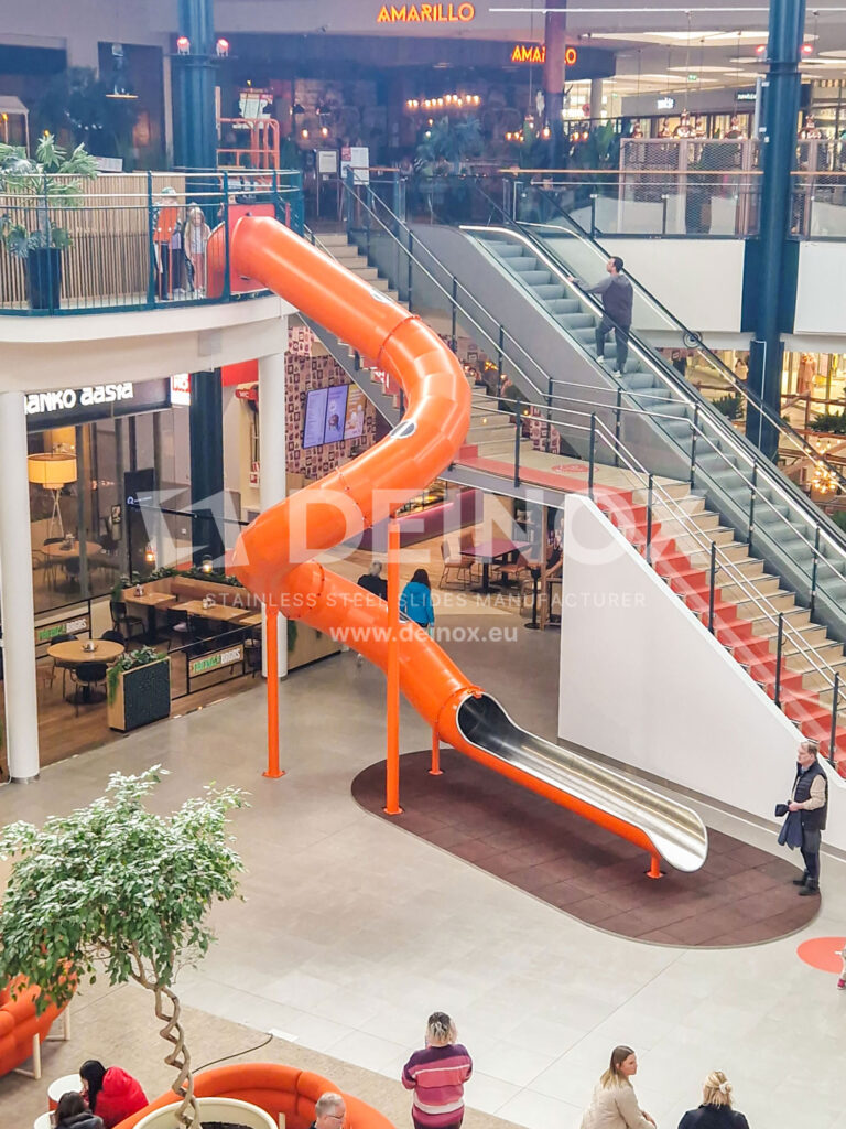 Zjeżdżalnia tunelowa, spiralna, łączona do wieży