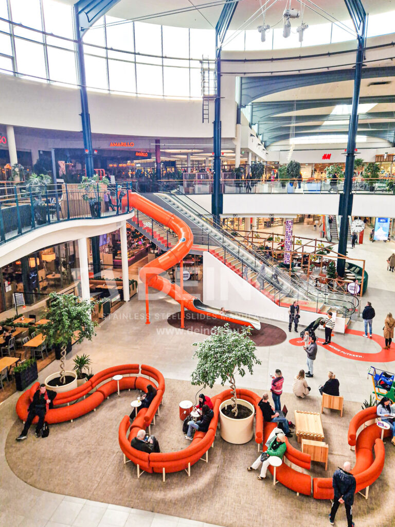 Zjeżdżalnia tunelowa, spiralna, łączona do wieży